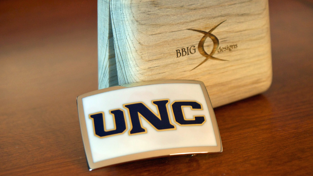 UNC Buckle – White
