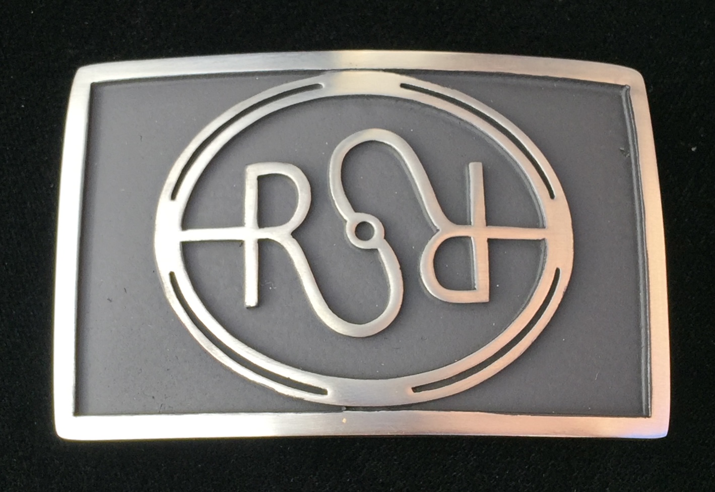 Red Sky Golf Club Buckle (Monochrome)